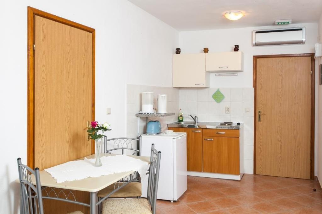 Apartments Ana Лопуд Номер фото